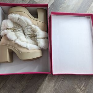 Platform Heel, furry white boots